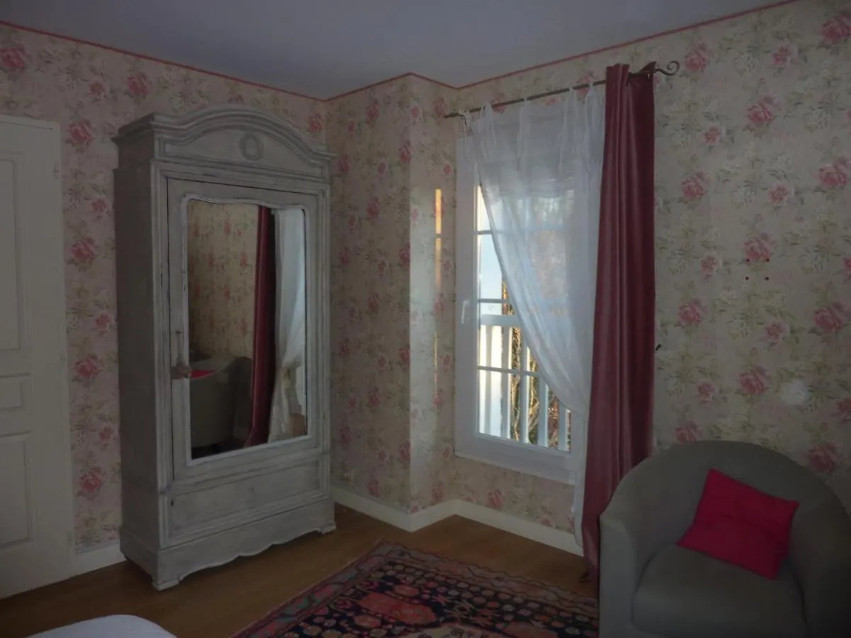 L'Oree Du Bois Luzech Bed & Breakfast